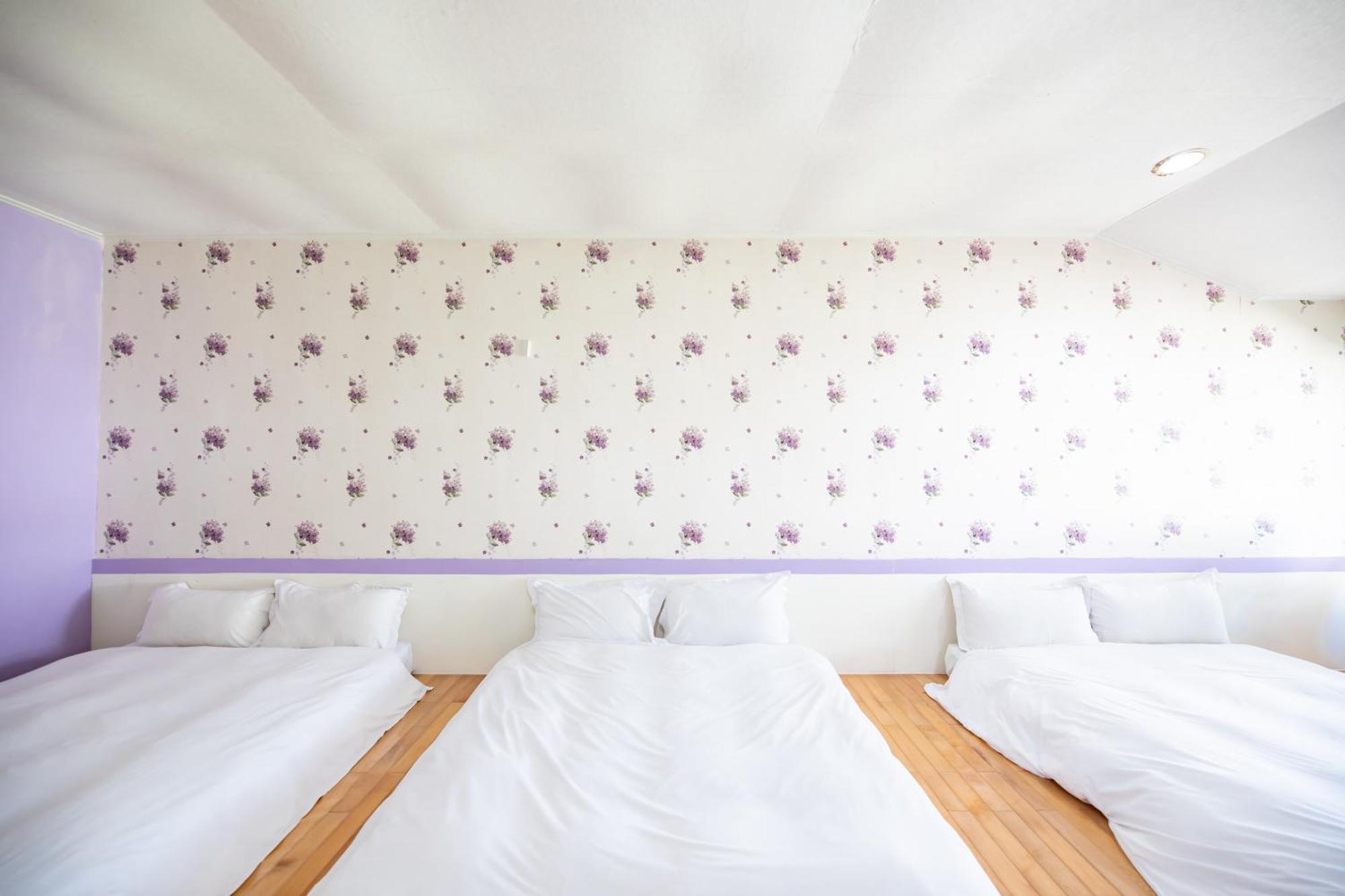 Lovestar Lakeside Hotel - Stars Building Нануан Стая снимка